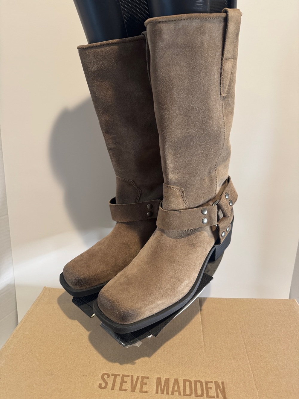Steve Madden RUSKIN 8.5 Narrow Calf M, TAUPE SUEDE - Picture 3 of 8